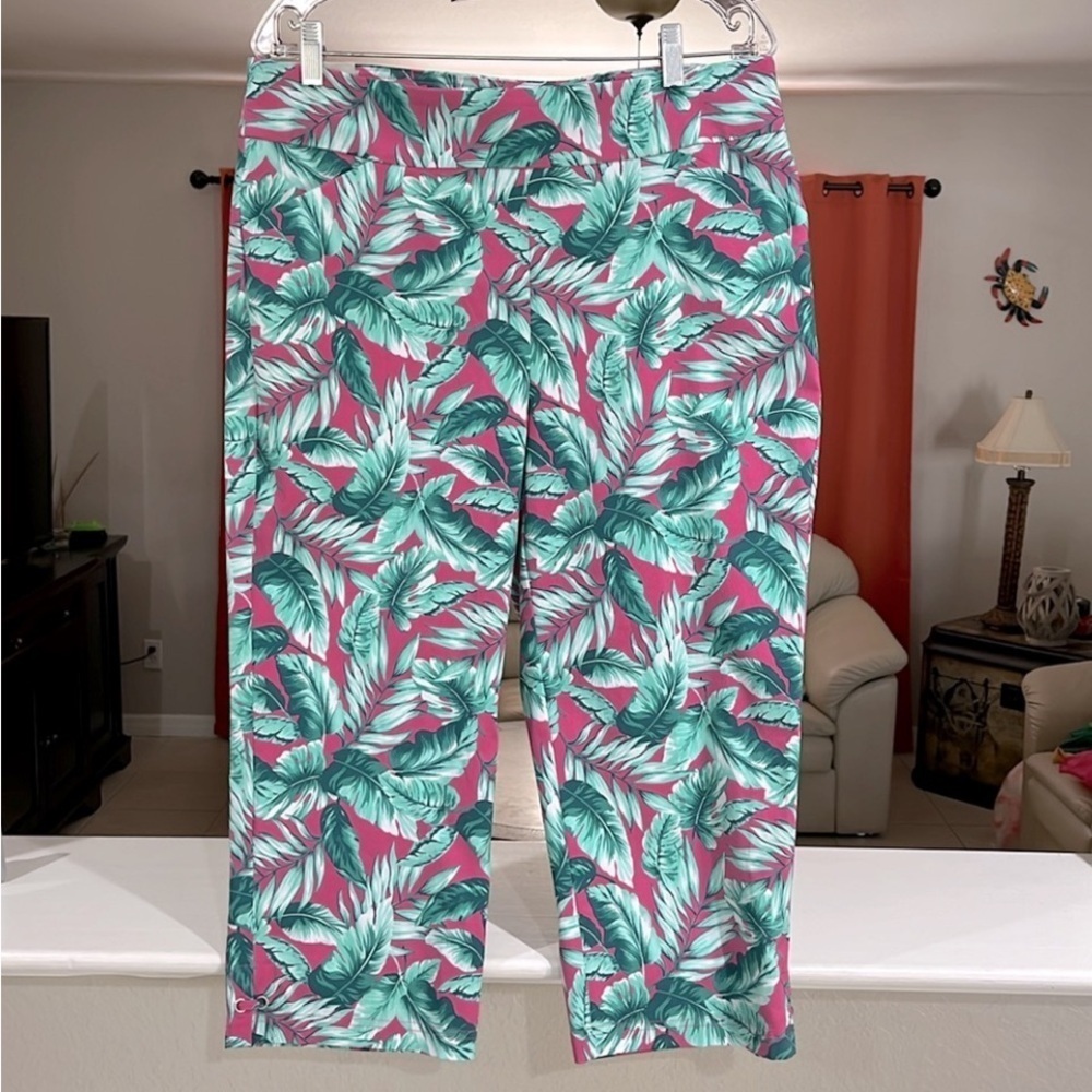 NWT Coral Bay Womens Easy Care Pull On Stretch Tropical Crop Pants various Sizes